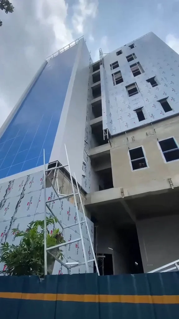 Sevenhr - Proyek Universitas Negeri Sebelas Maret Solo