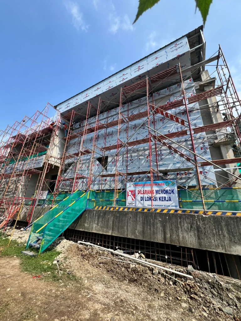 Sevenhr - Gedung Cargo Pelabuhan Muara Angke
